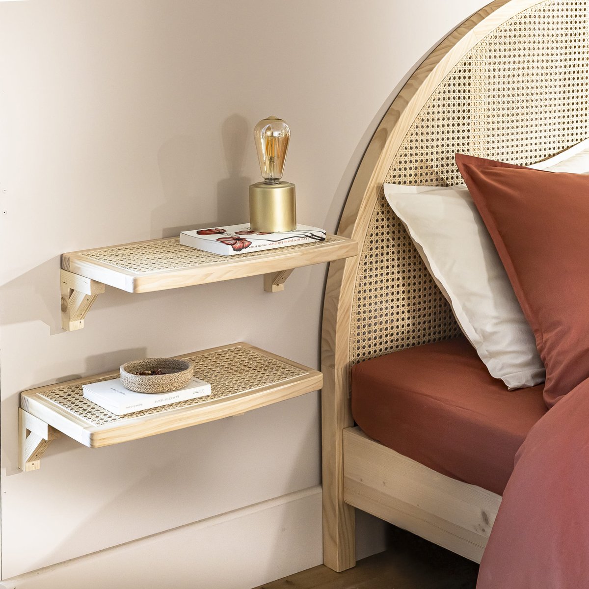 Lit en pin massif cannage avec 2 planches de chevet cannage - ANNA bois naturel, TERRE DE NUIT