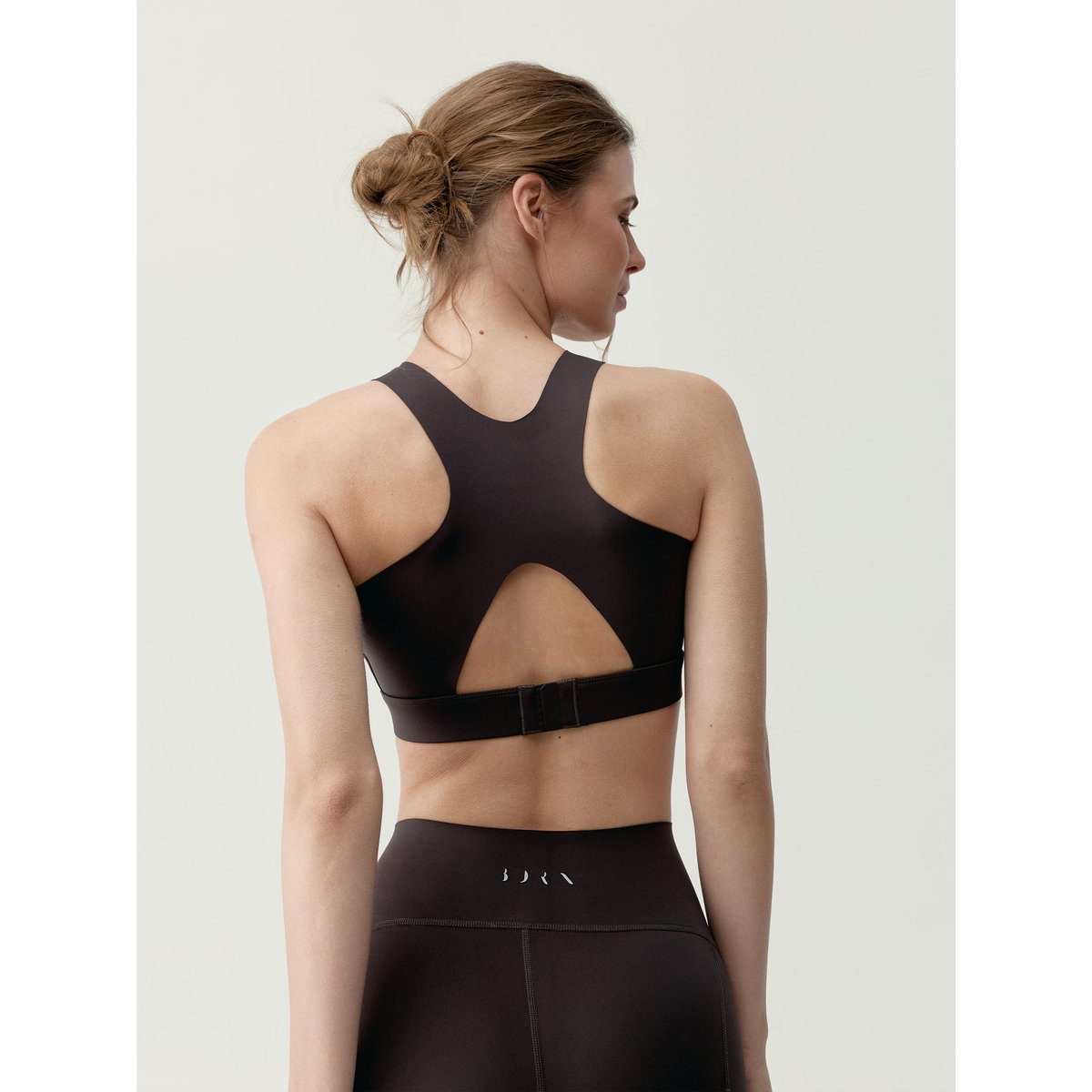 Brassière de sport femme Coreskin Maintien élevé effet gainant marron chocolat, BORN