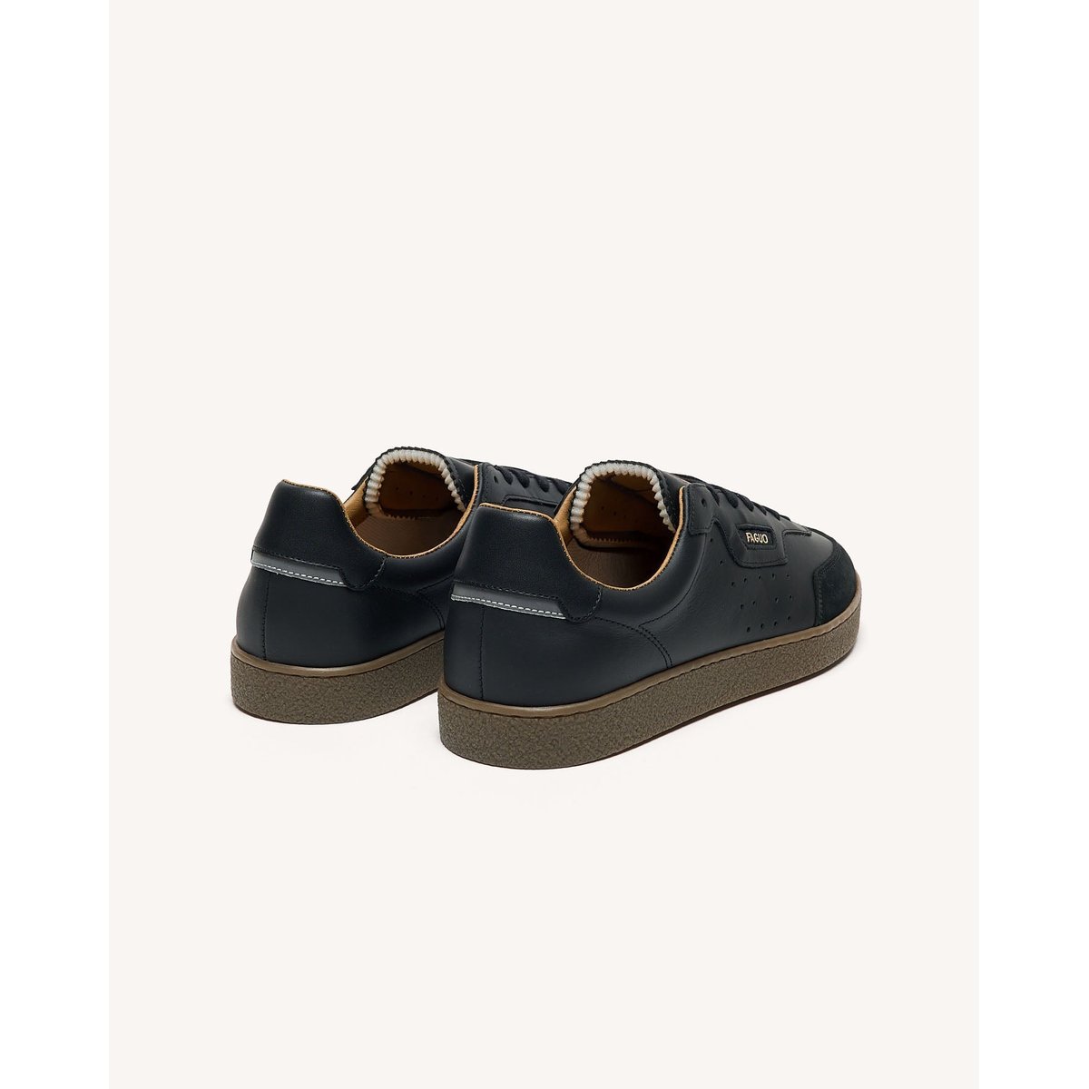 Baskets basses en cuir noir, FAGUO