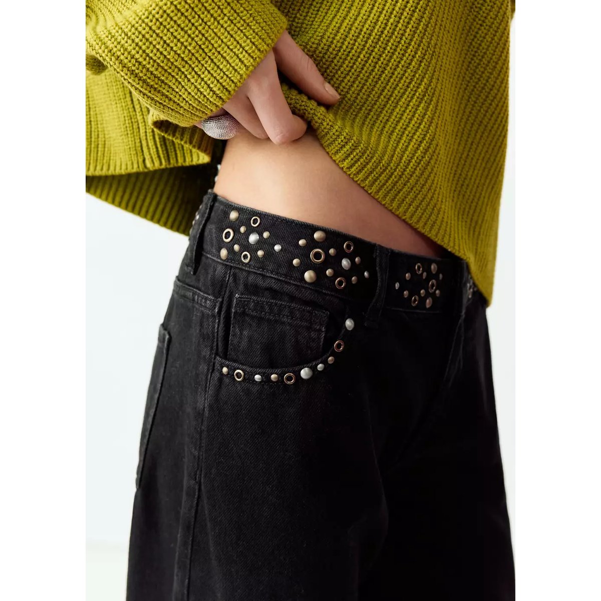 Jean taille basse avec œillets à la ceinture black denim, MANGO TEEN