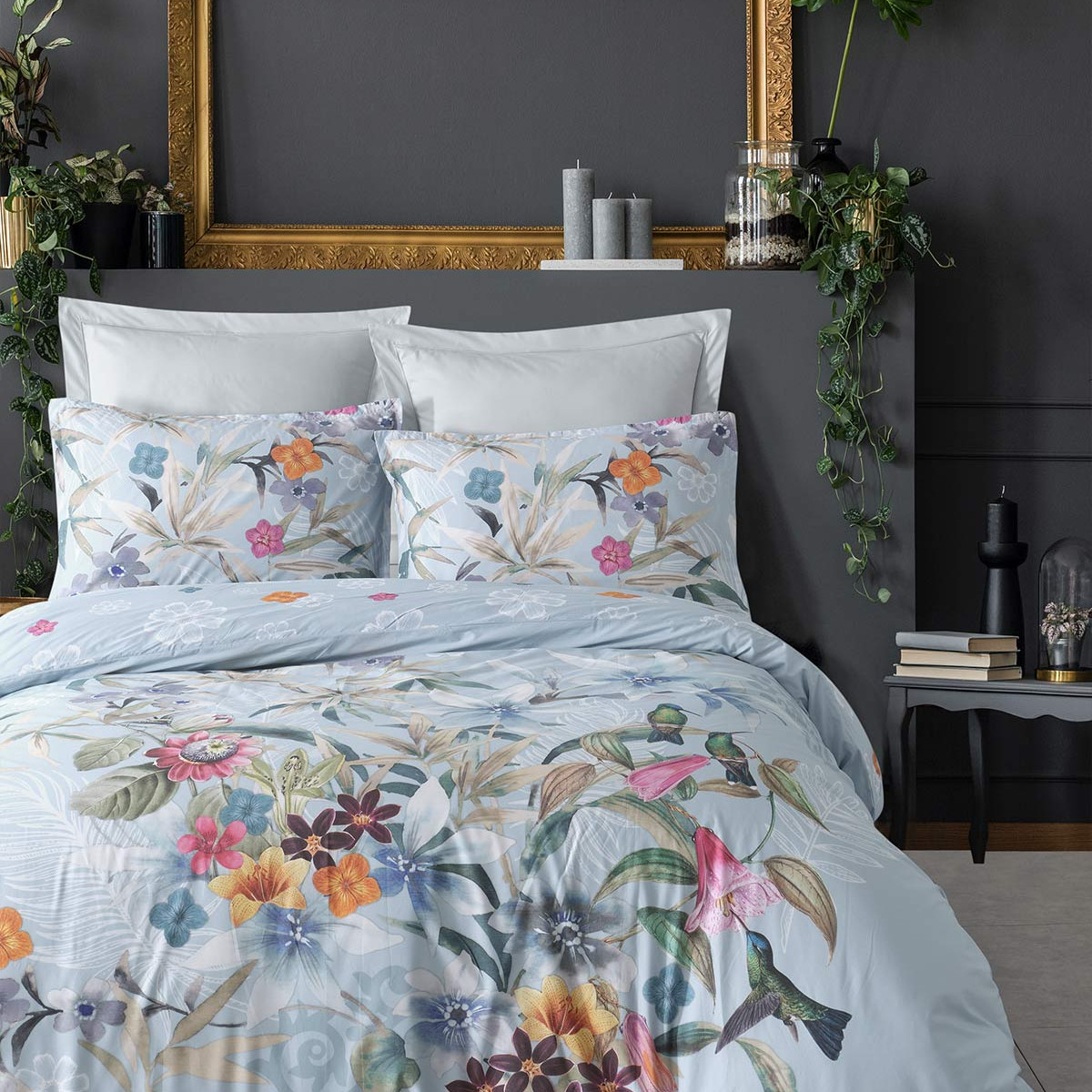Parure de lit avec 2 taies 65x65 cm en percale BIRDIE bleu arctic, SENSEI MAISON