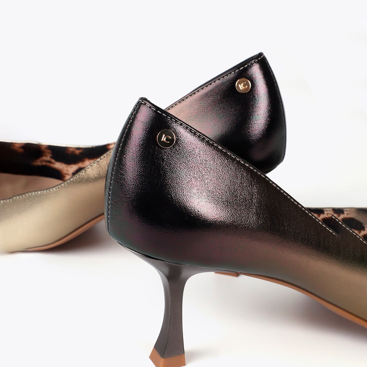 Escarpins à talon entonnoir noir, LOLA CASADEMUNT