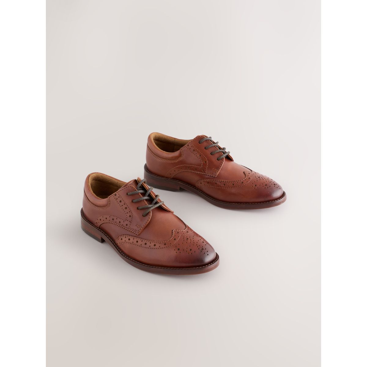 Chaussures richelieu en cuir premium à lacets marron fauve, NEXT