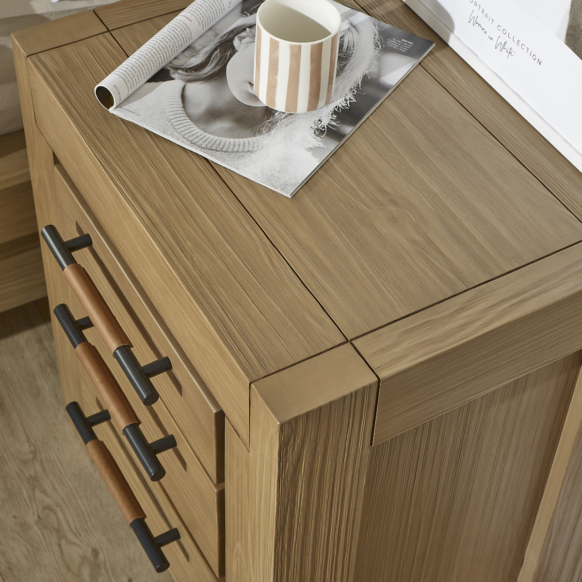 Table de nuit style contemporain en bois massif MEGÈVE marron, ROBIN DES BOIS
