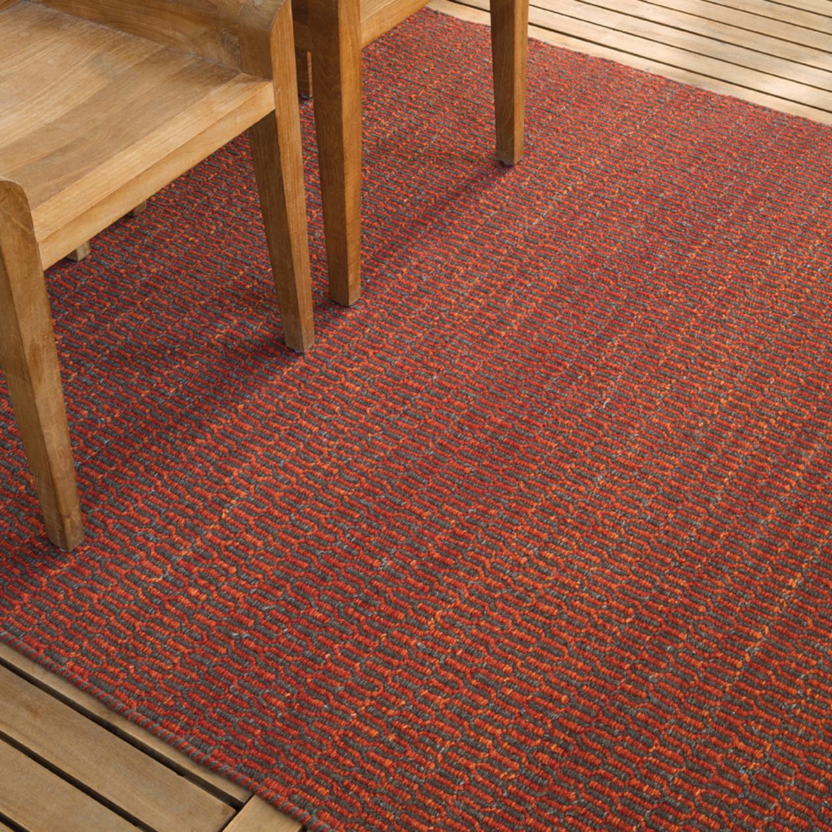 Tapis kilim fait main en laine motif faux uni rouge, UN AMOUR DE TAPIS