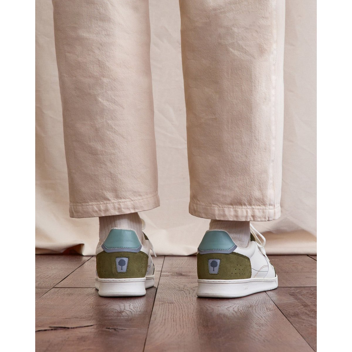 Baskets basses cuir suede COMMUTE 1 blanc et kaki, FAGUO