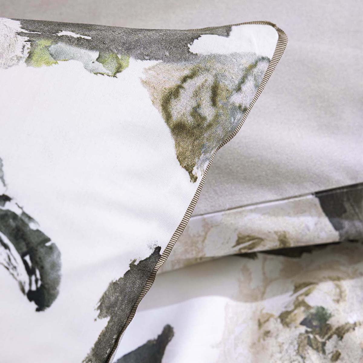 Housse de couette imprimée en satin de coton, SHANGHAI GARDEN gris, DESIGNERS GUILD