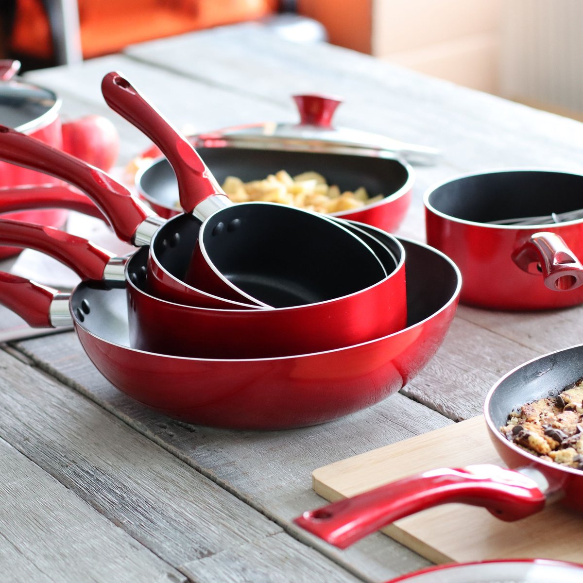 Batterie de cuisine 12 pièces en aluminium, CERISE rouge, MENASTYL