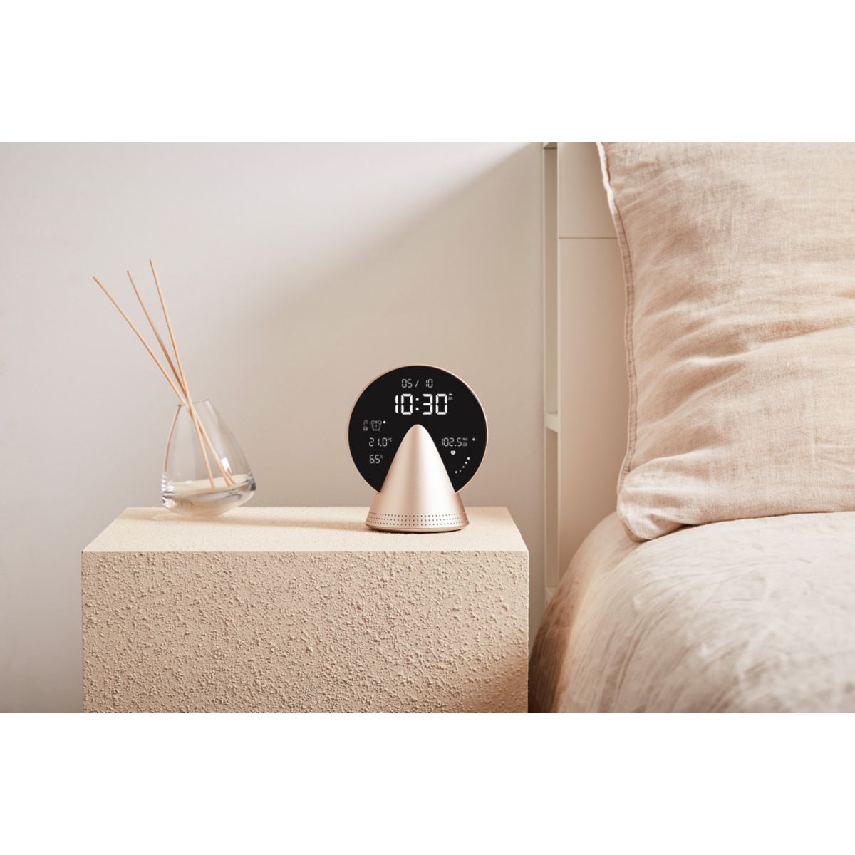 Radio réveil Conic Clock avec fonction Bluetooth Or couleur unique, LEXON