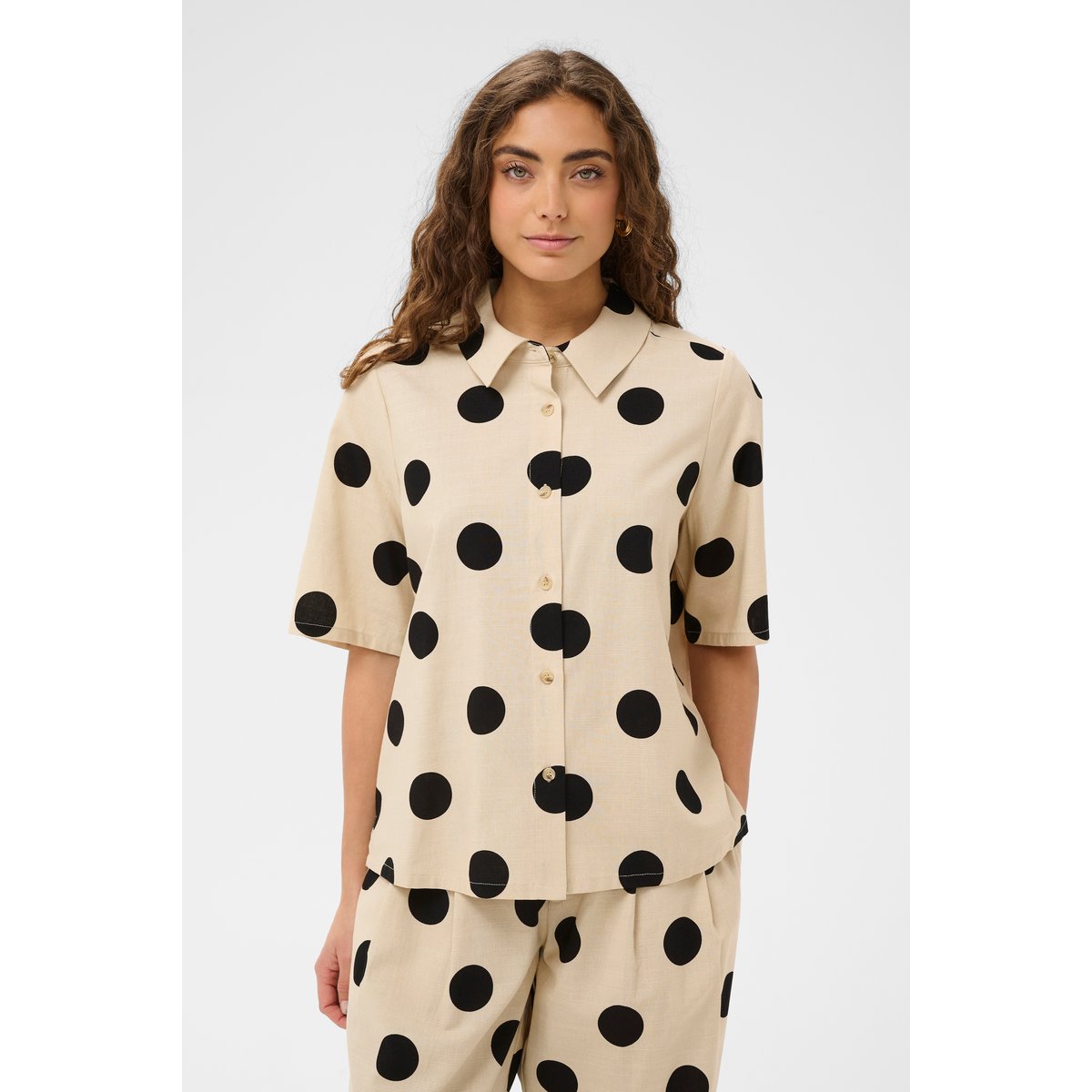 Chemise à manches courtes beige whitecap/black dot, CULTURE
