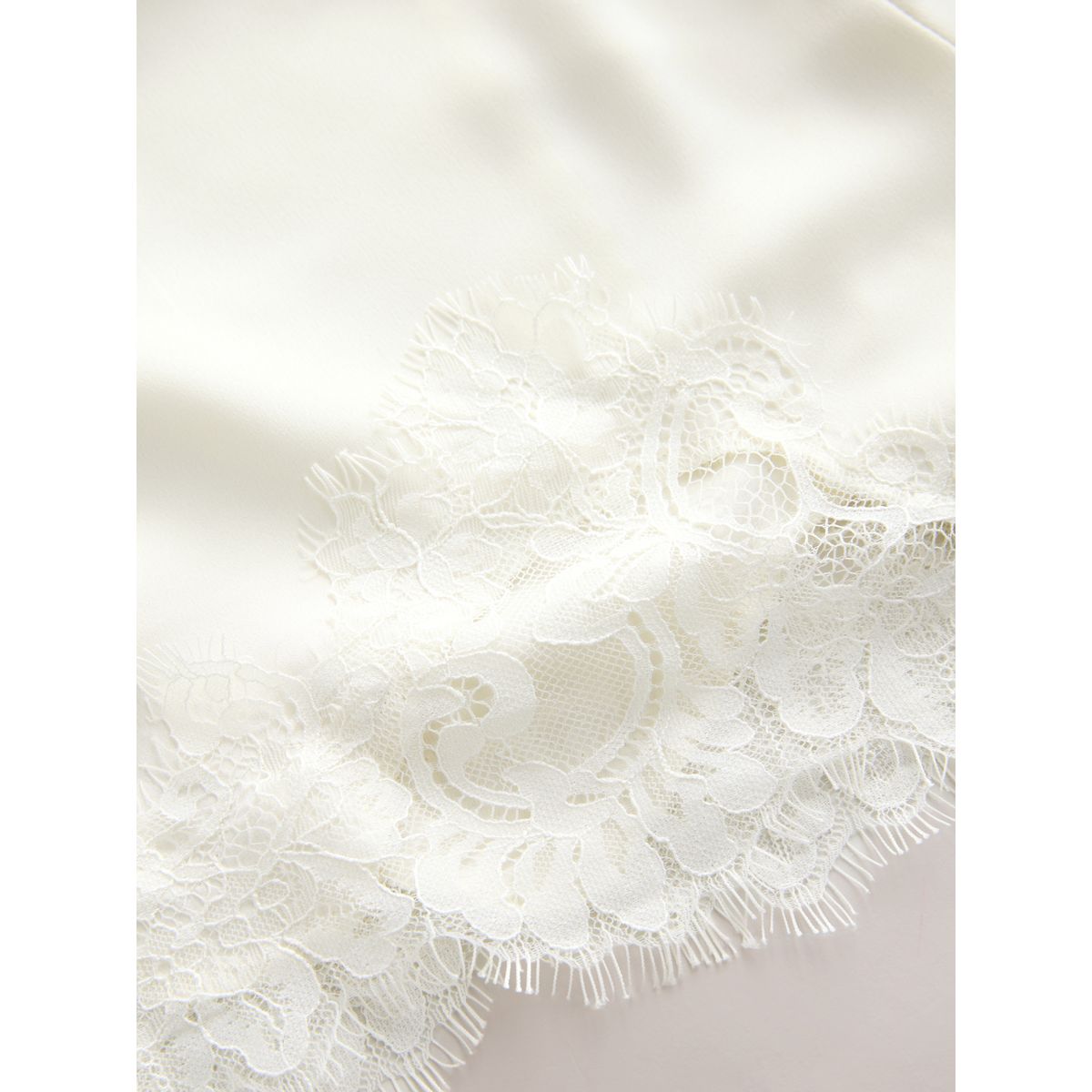 Short en satin avec liseré dentelle champagne doré, NEXT