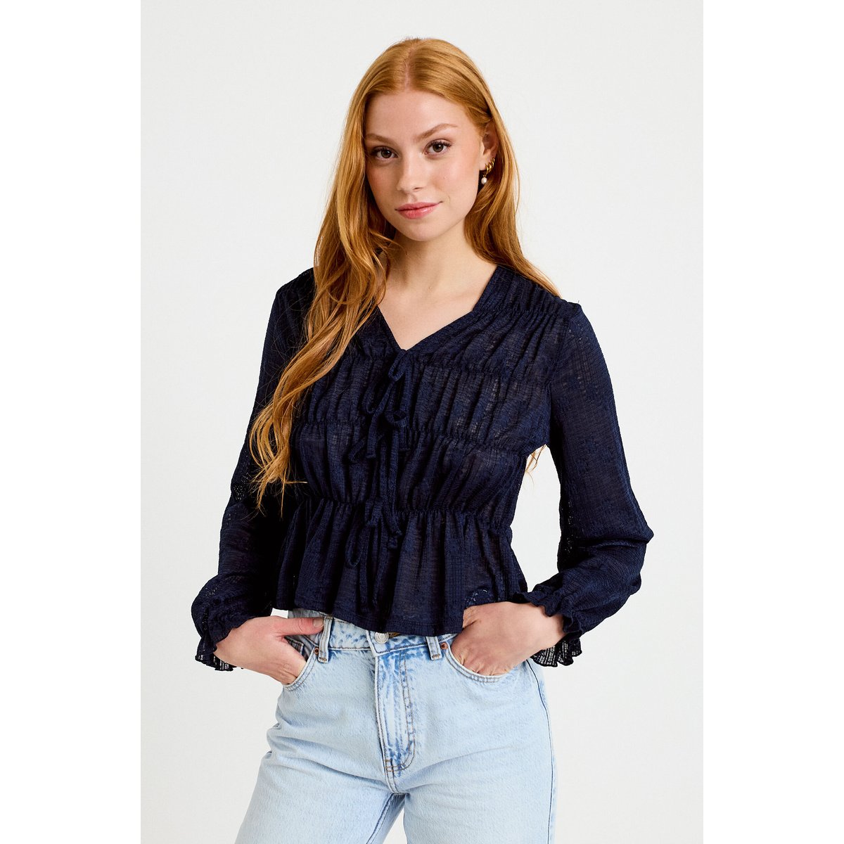 Blouse ajustée col v dentelle plissée bleu marine, CACHE CACHE