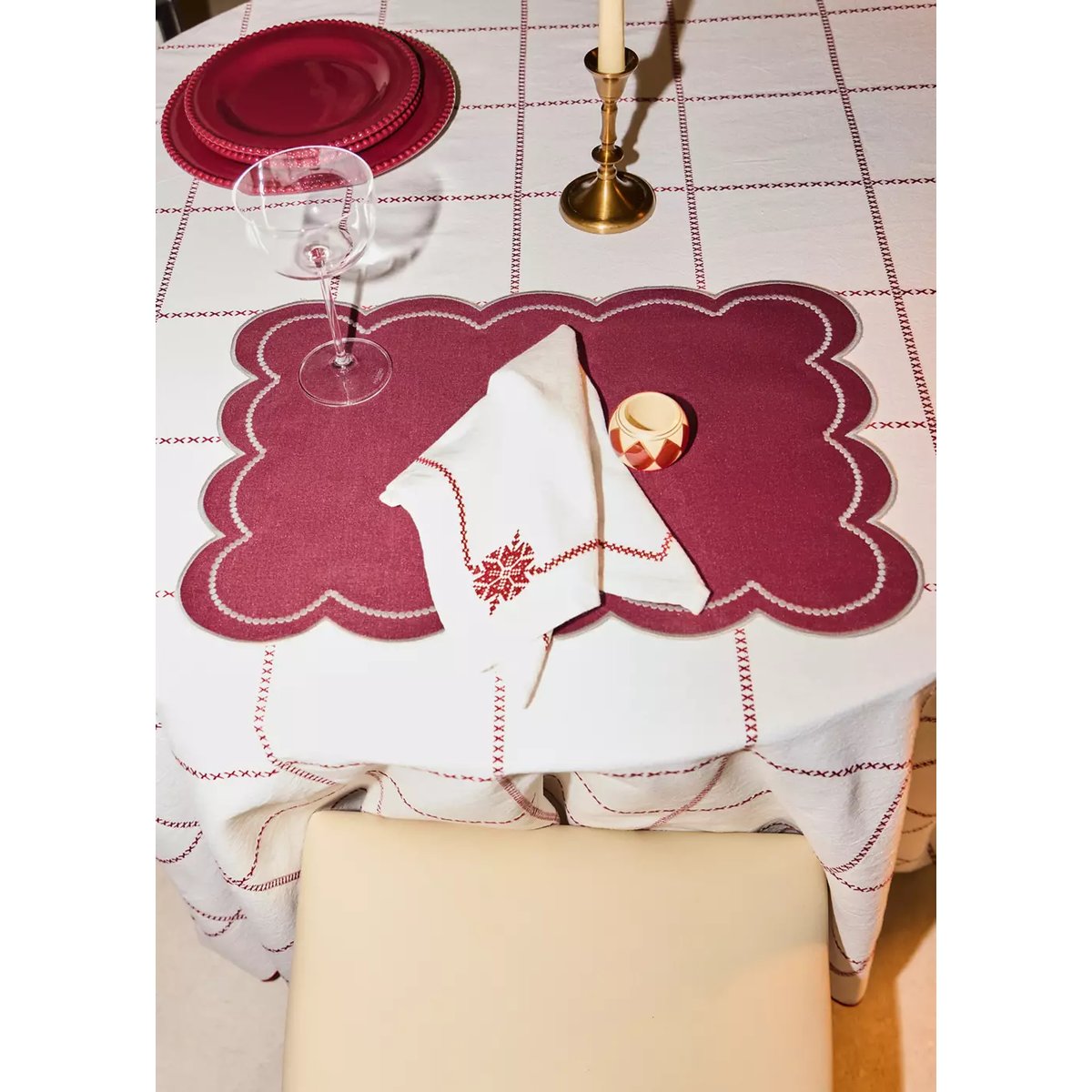 Set de table en lin avec liseré brodé rouge, MANGO HOME