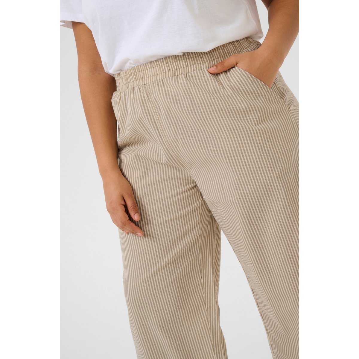 Pantalon casual beige chinchilla / blanc white stripe, KAFFE CURVE