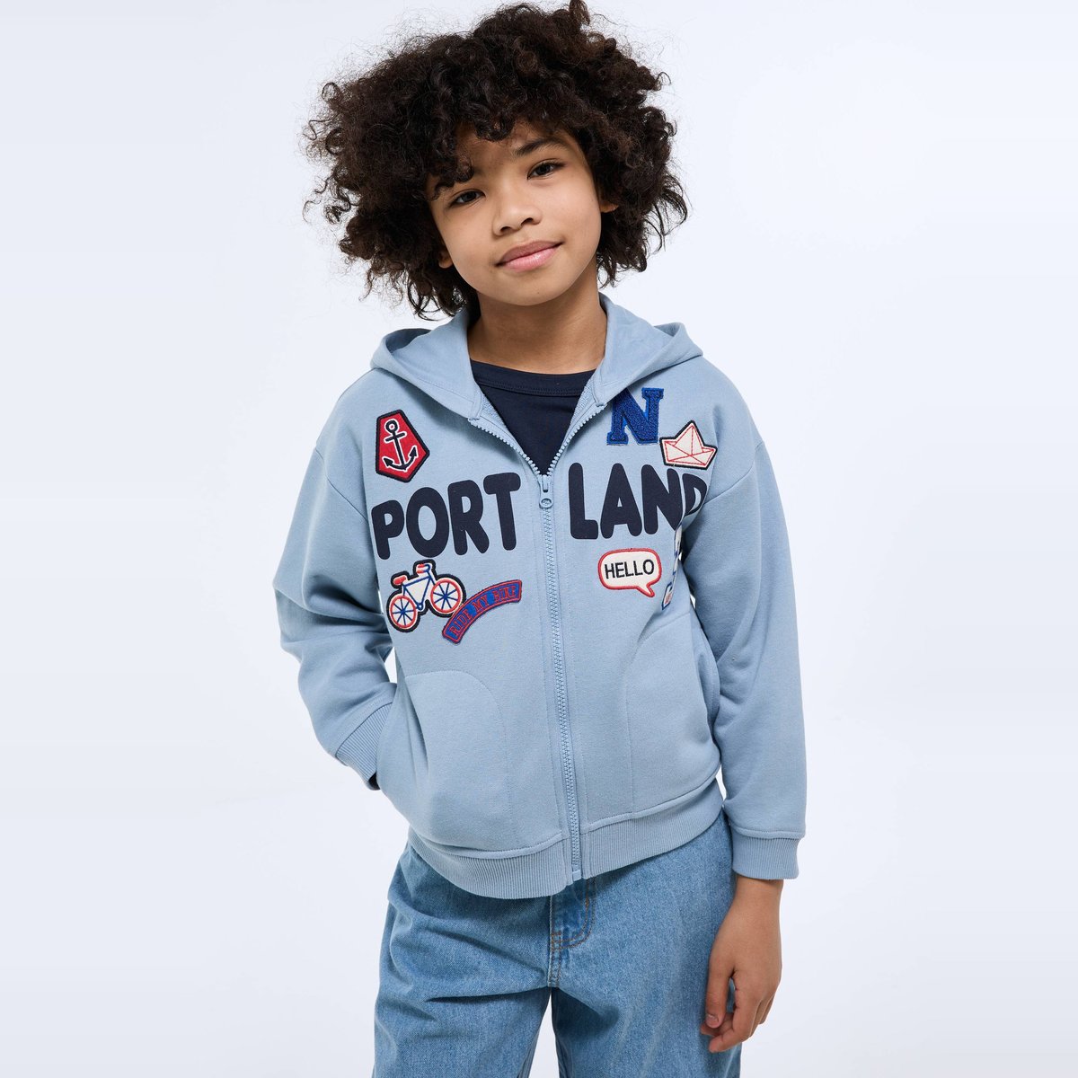 Sweat à capuche imprimé et avec badges en coton riviere, MONOPRIX