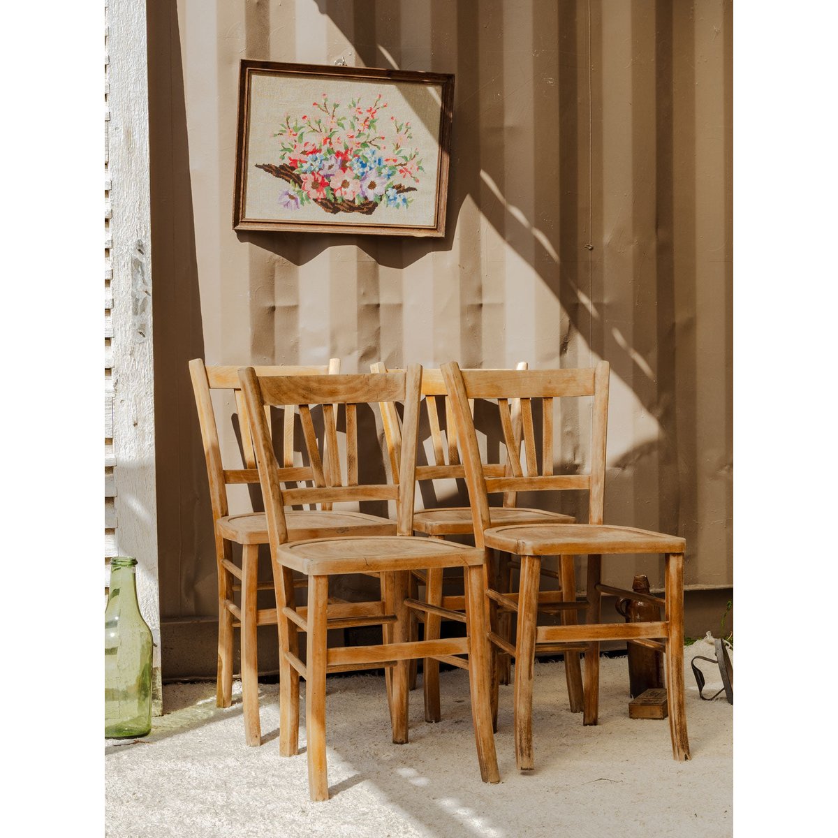 Lot de 4 chaises en bois Claude N°1256 - Bon état bois clair, DEBONGOUT