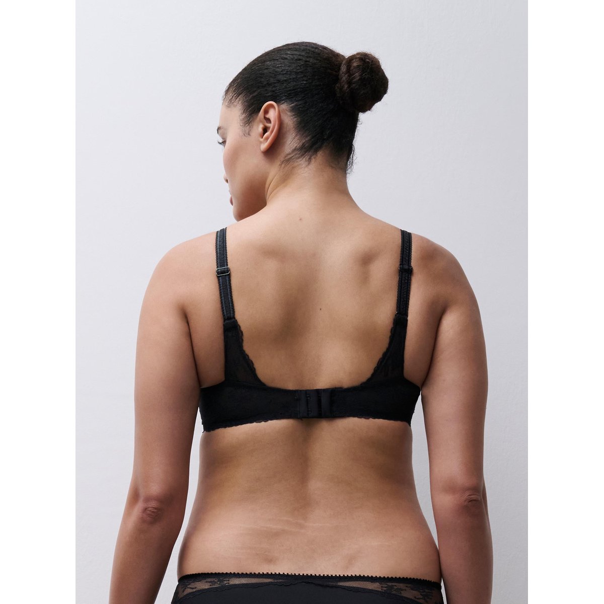Soutien-gorge coques plongeant ILLUSION crepuscular black, CHANTELLE
