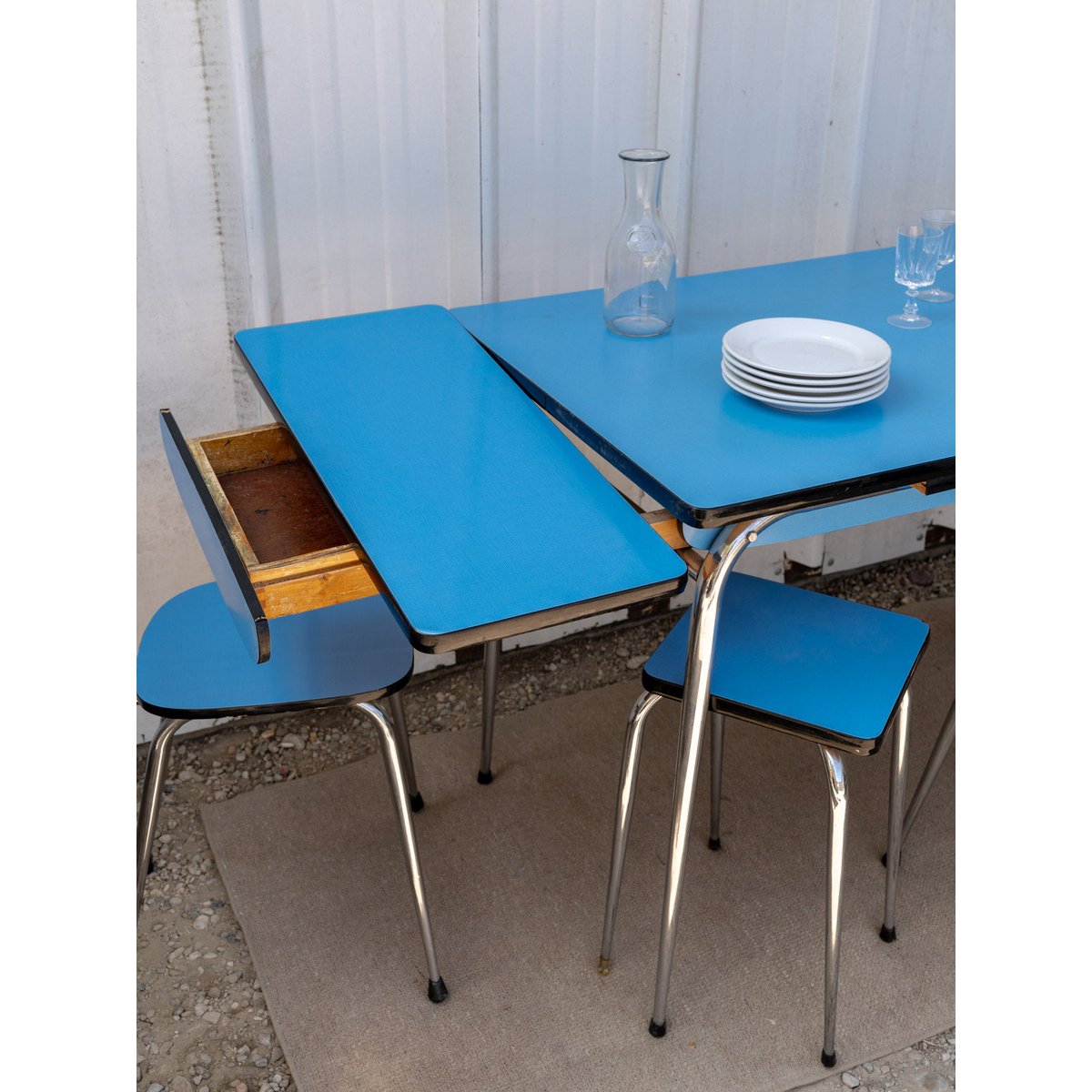 Ensemble de table et chaises en formica bleu et blanc Ange N°26 - Bon état bleu, DEBONGOUT