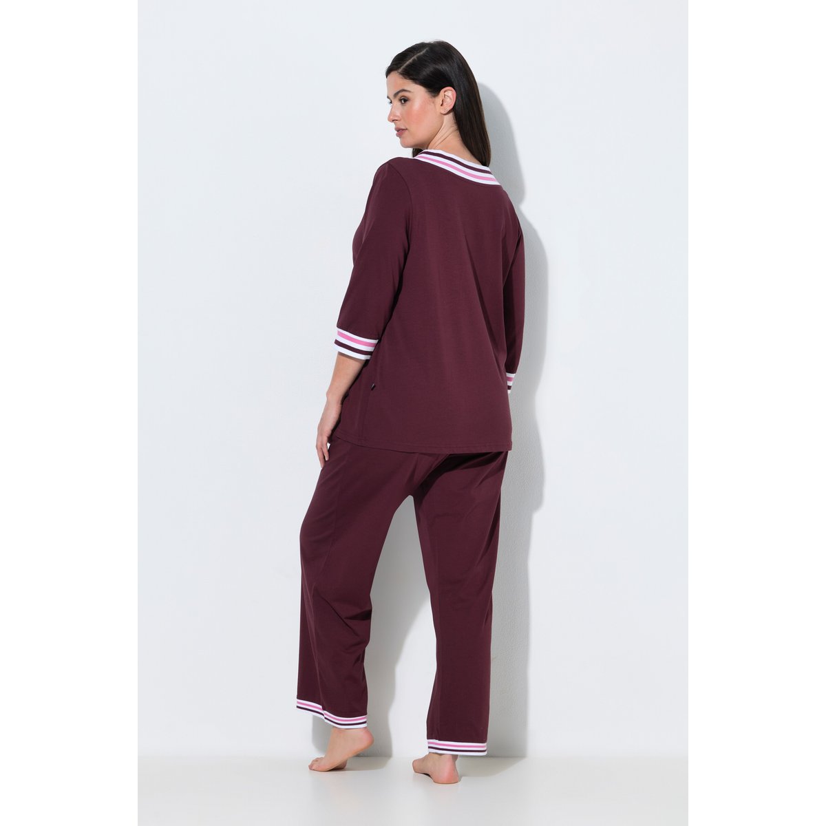 Pyjama à col V et manches 3/4 rouge vin foncé, ULLA POPKEN