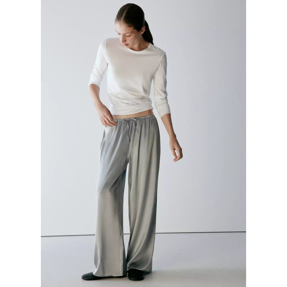 Pantalon droit en soie argent, MANGO