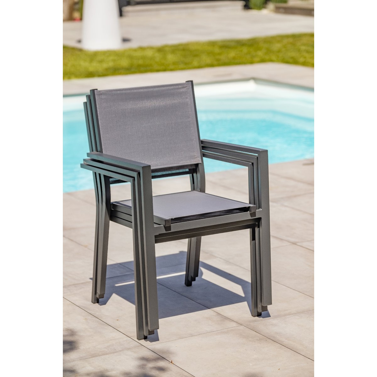 Ensemble repas 8 places en aluminium et plateau verre TOLEDE gris anthracite, DCB GARDEN