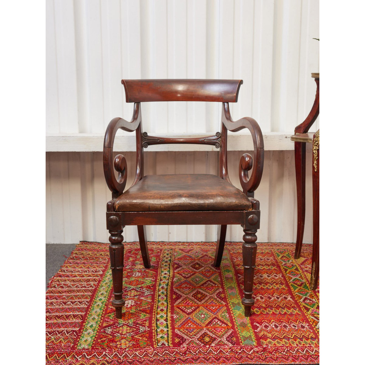 Fauteuil en cuir Ernest N°1079 - Bon état marron, DEBONGOUT