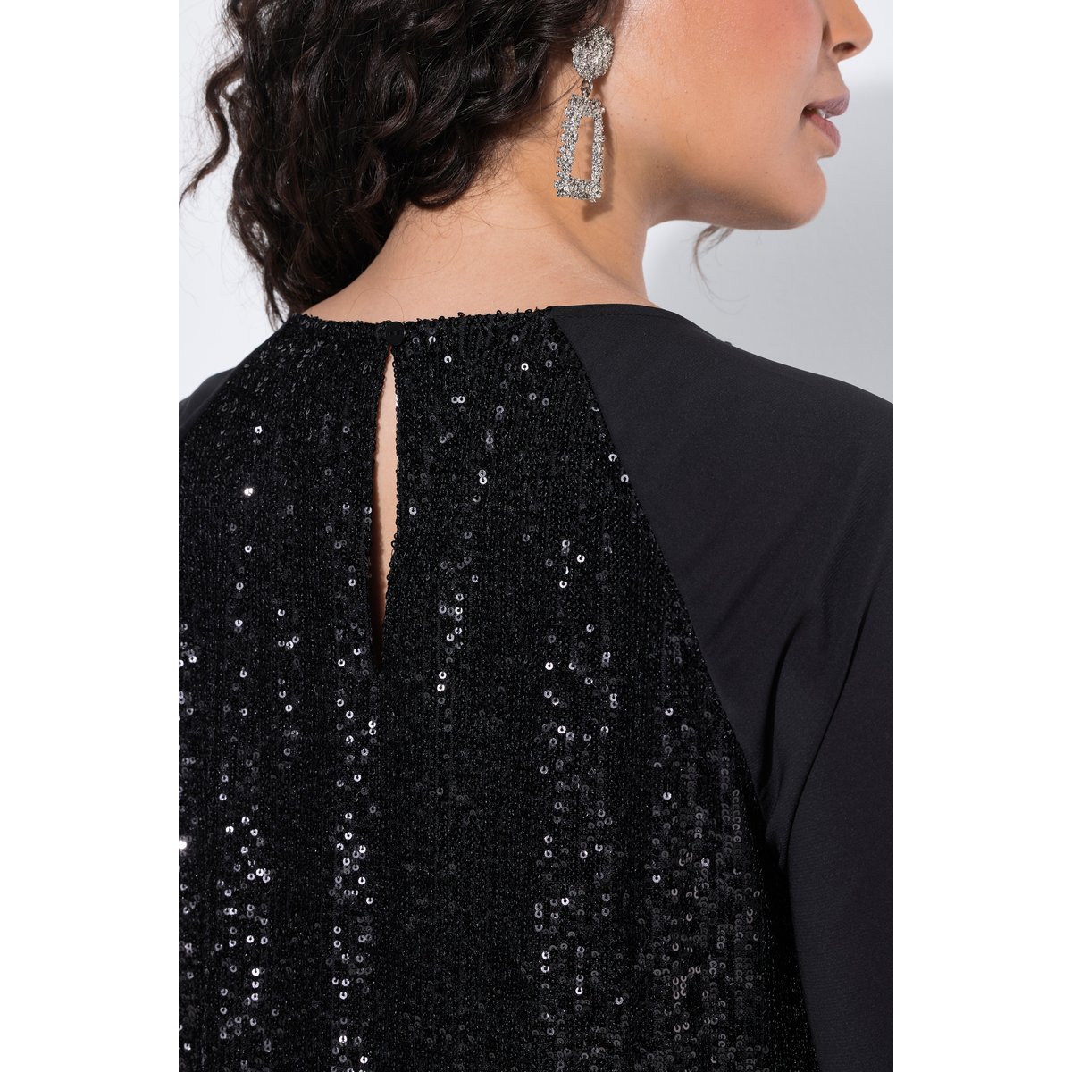 Robe à paillettes, décolleté rond noir, ULLA POPKEN