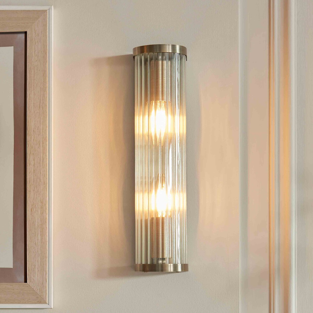 Risto 2-Light Ribbed Glass Wall Light brass, ÉDITÉ