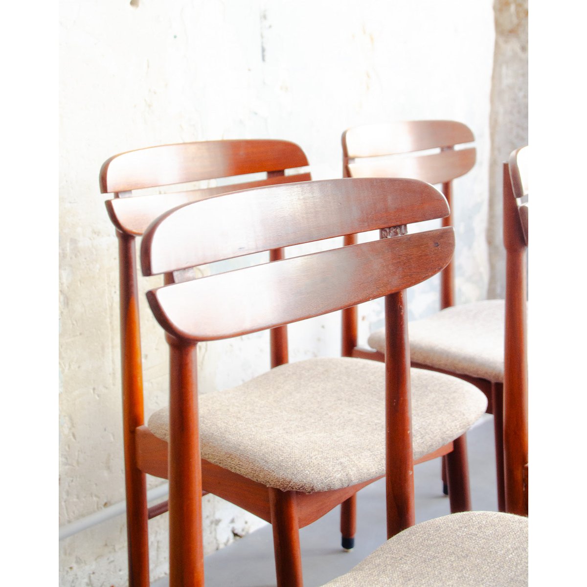 Lot de 4 chaises grain de café Alma N°1534 - Bon état beige, DEBONGOUT