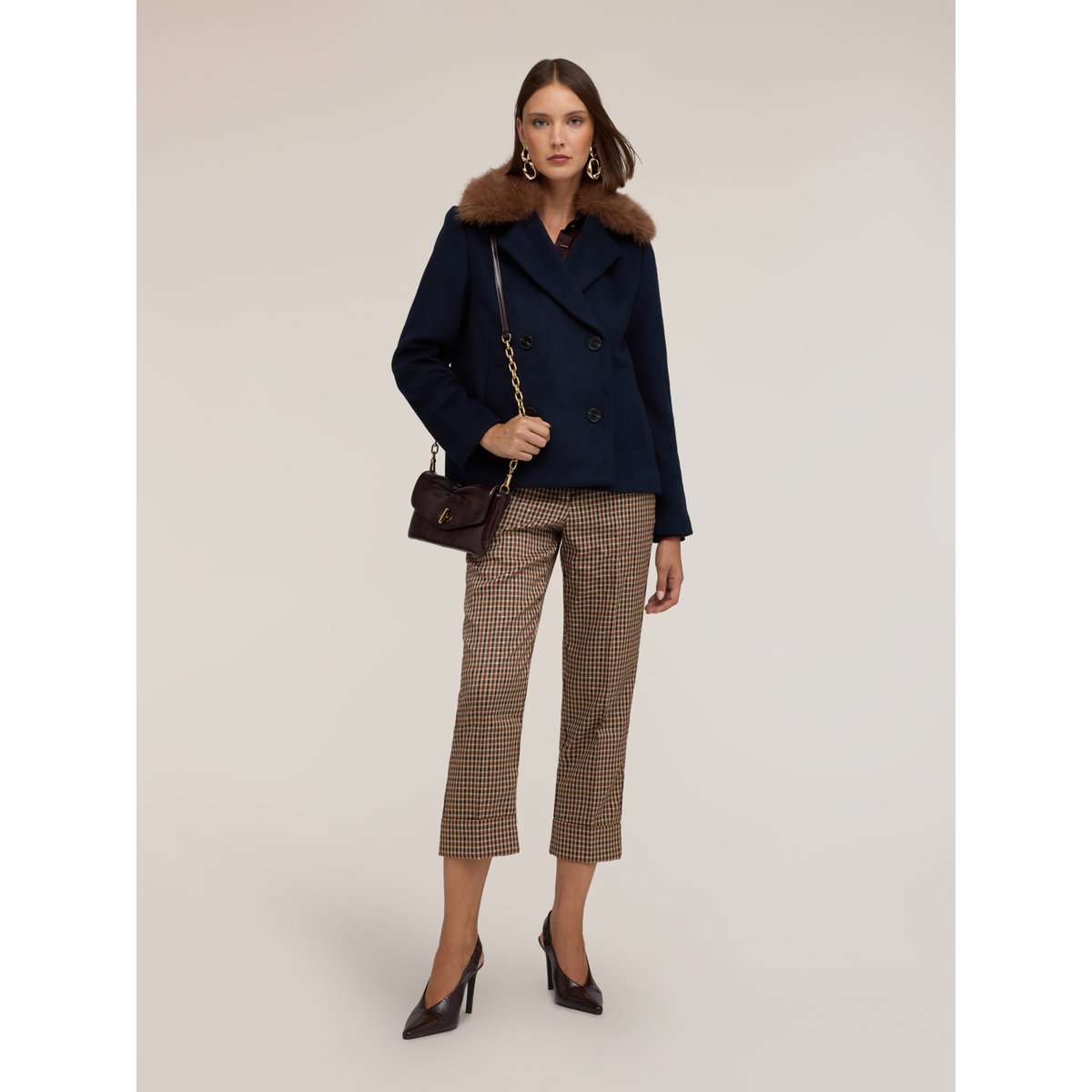 Manteau croisé bleu, MOTIVI