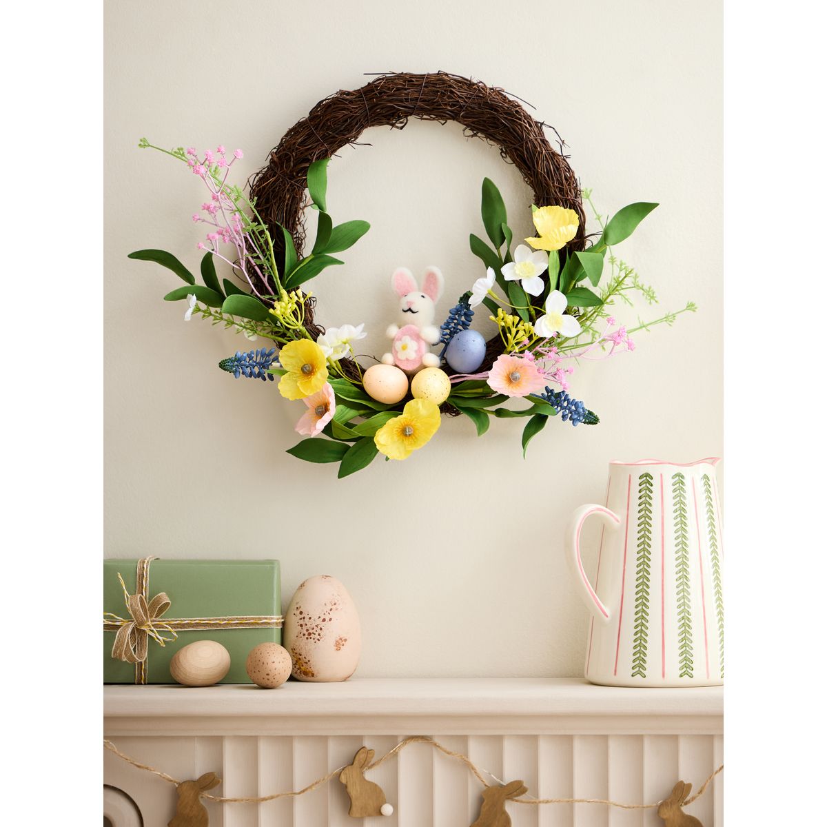 Couronne d’œufs, lapin de pâques et fleurs vert, NEXT