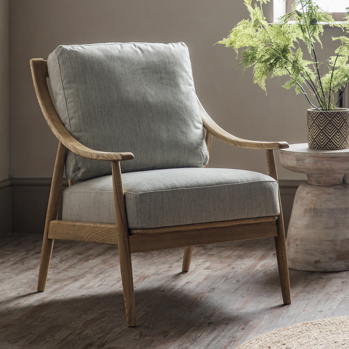 Arcot Mid Century Linen Armchair with Solid Ash Frame natural, ÉDITÉ