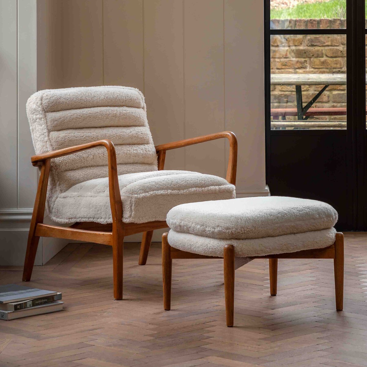 Dulcimer Sheepskin Footstool ecru, ÉDITÉ