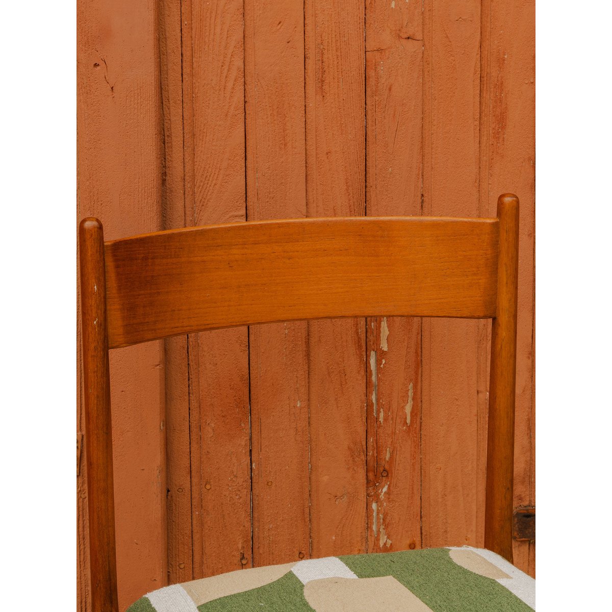Lot de 4 chaises en bois et tissu Alma N°2077 - Bon état bois foncé, DEBONGOUT