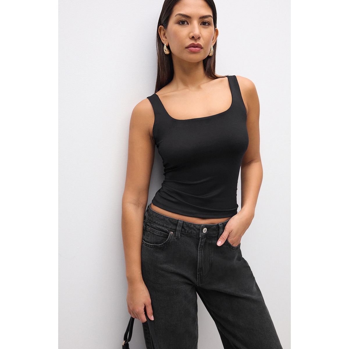 Débardeur en nylon doux à encolure dégagée noir, NEXT