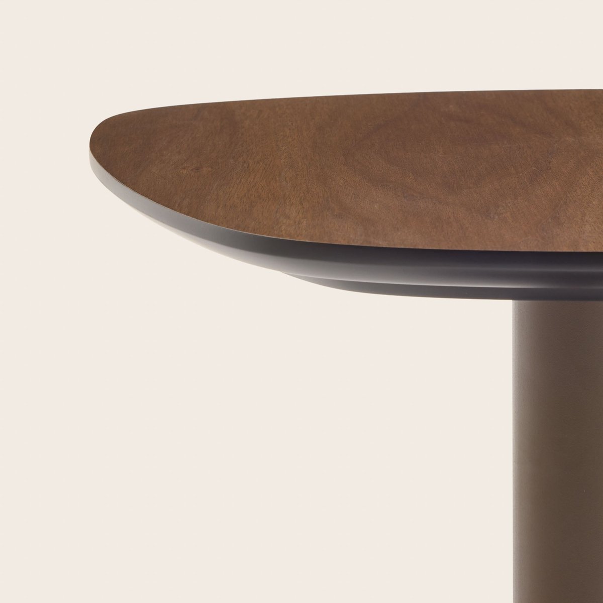 Table D'Appoint plateau noyer et Piètement métal bronze ISMERIA noyer et bronze, MADURA