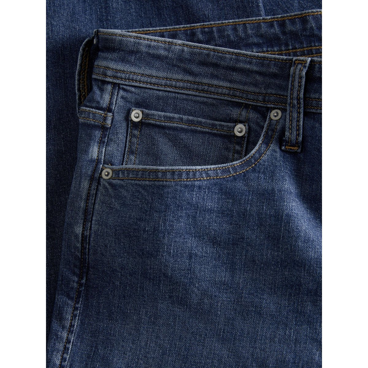 Jean Coupe Tapered medium blue denim, aprel