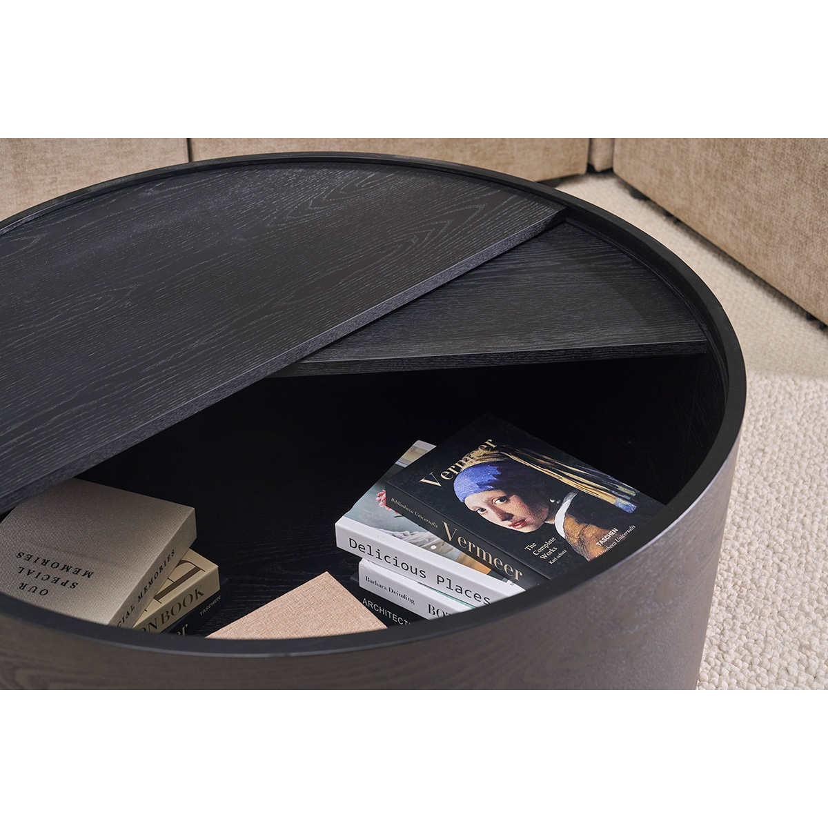 Table basse ronde bois foncé noyer avec plateau pivotant et rangement D80 cm DALI noir, MILIBOO