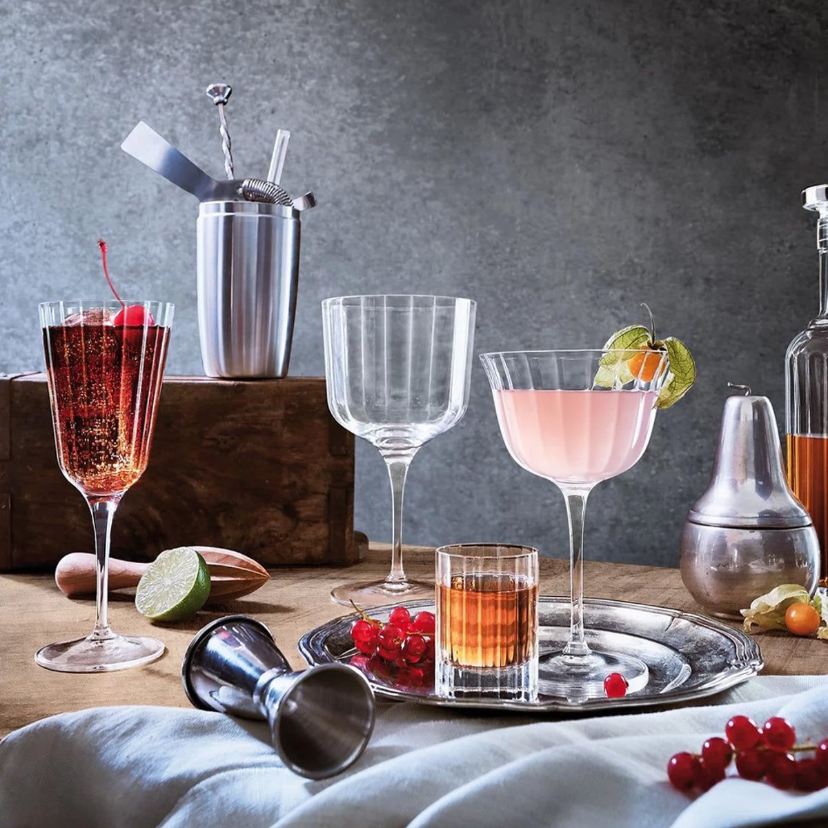 Boîte de 4 verres à pied Bach 40 cl transparent / cristal, BORMIOLI LUIGI