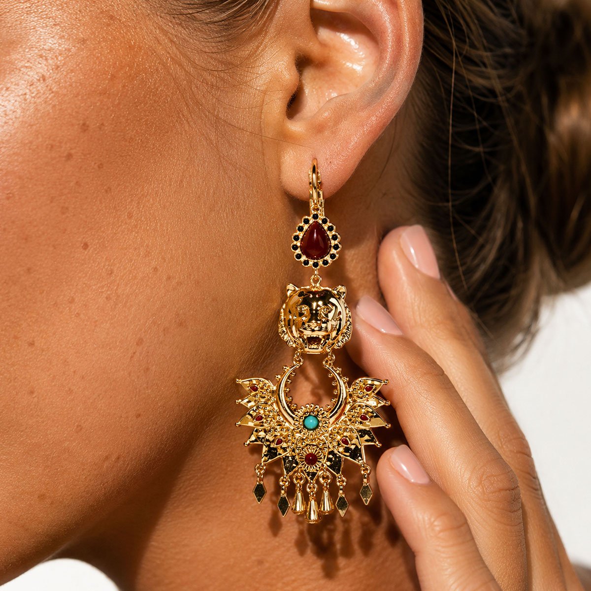Boucles d'oreilles pendantes dormeuses tête de tigre JEANNIE doré, HIPANEMA