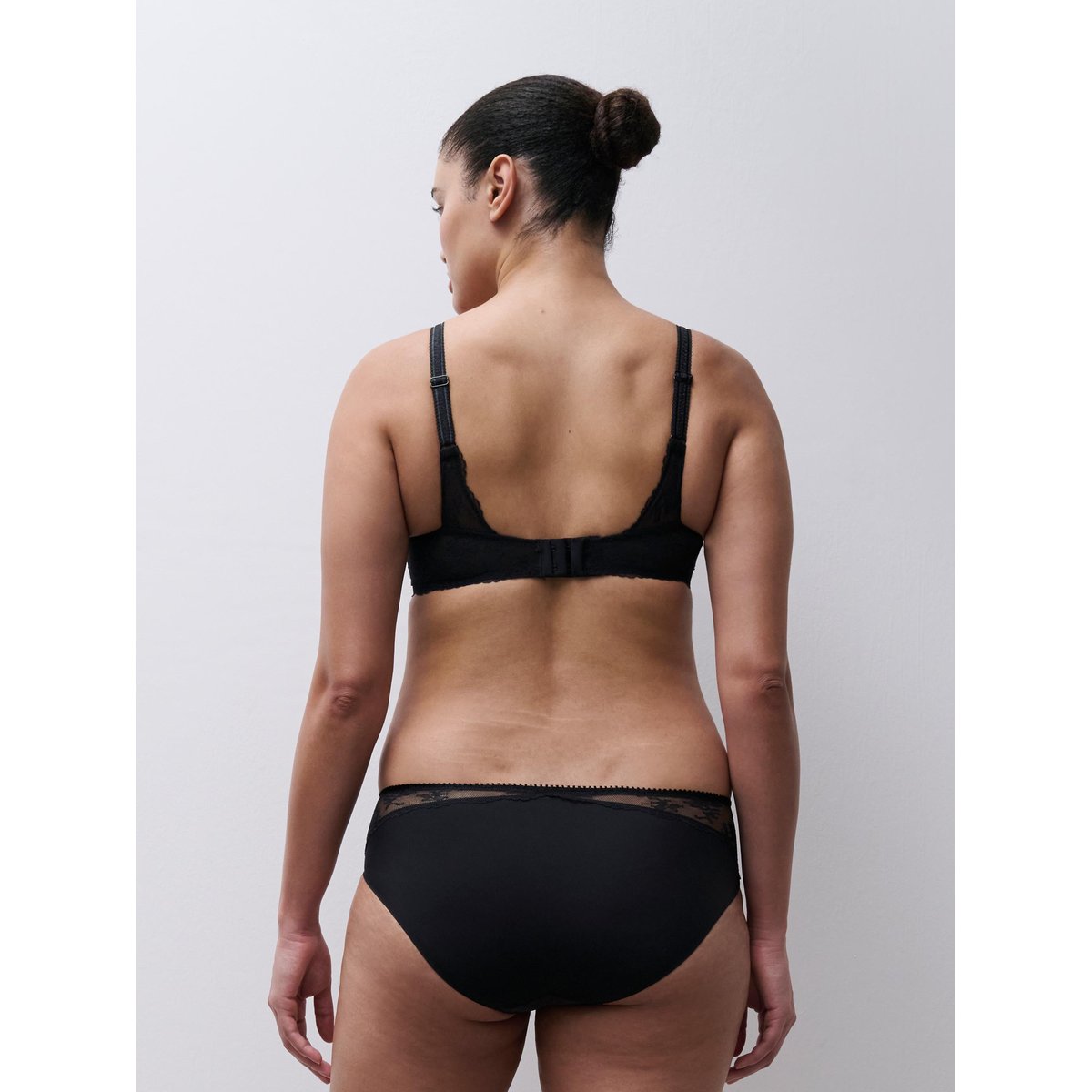 Soutien-gorge coques plongeant ILLUSION crepuscular black, CHANTELLE