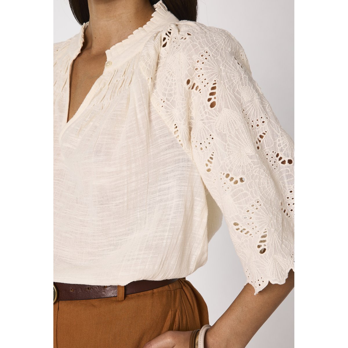 Blouse à manches 3/4 brodées en coton MASHA creme, Maison 123