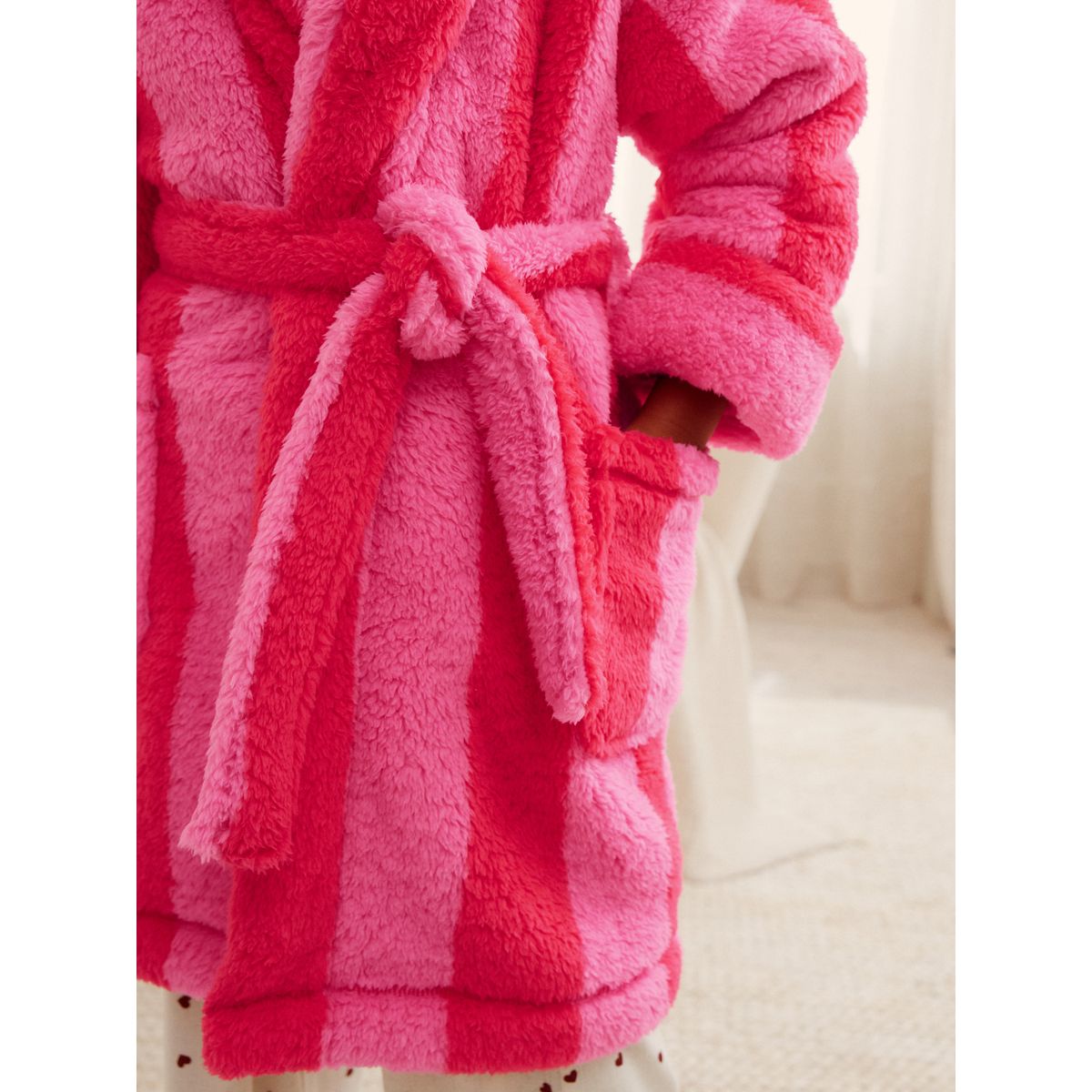 Robe de chambre en polaire duveteuse rose/rouge rayé, NEXT