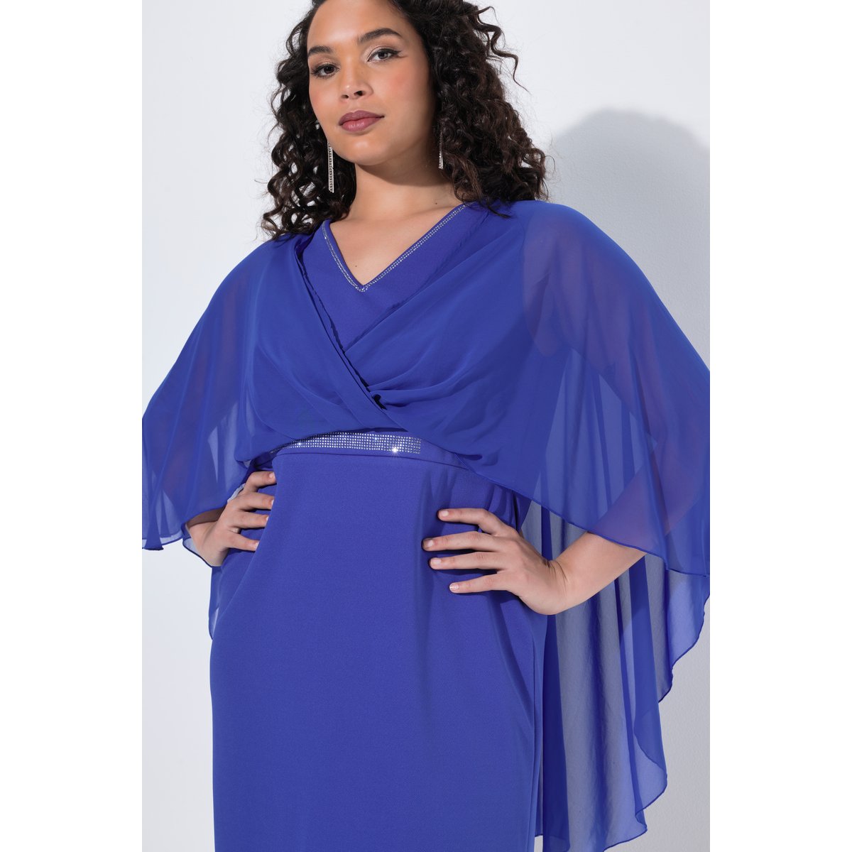 Robe midi décolleté en V et manches 3/4 bleu capri, ULLA POPKEN