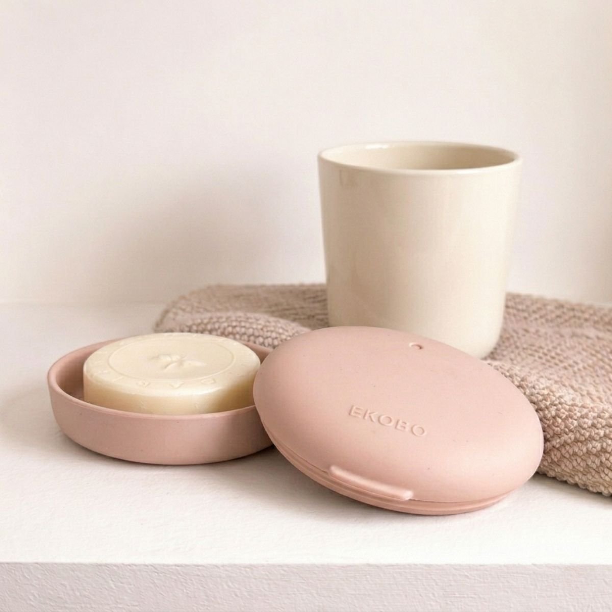 Boîte à savon de voyage ovale hermétique GO rose blush, EKOBO