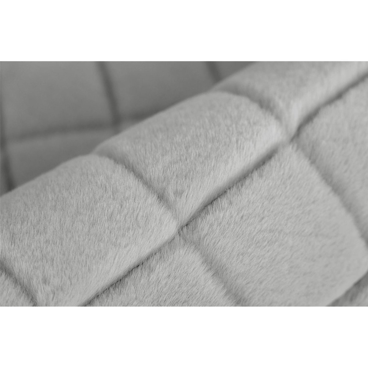 Tapis rectangulaire à motif losange gris clair uni matelassé, ARTE ESPINA