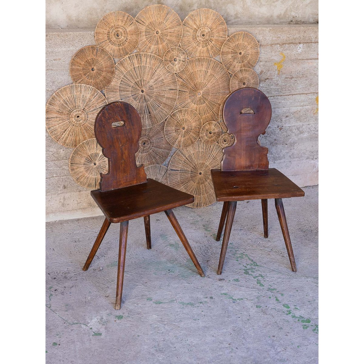 Paire de chaises alsaciennes Claude N°1573 - Bon état bois foncé, DEBONGOUT