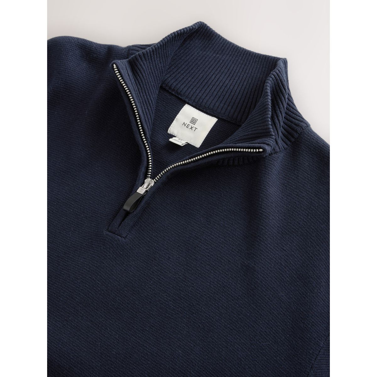 Pull regular à col zippé haut de gamme bleu marine, NEXT