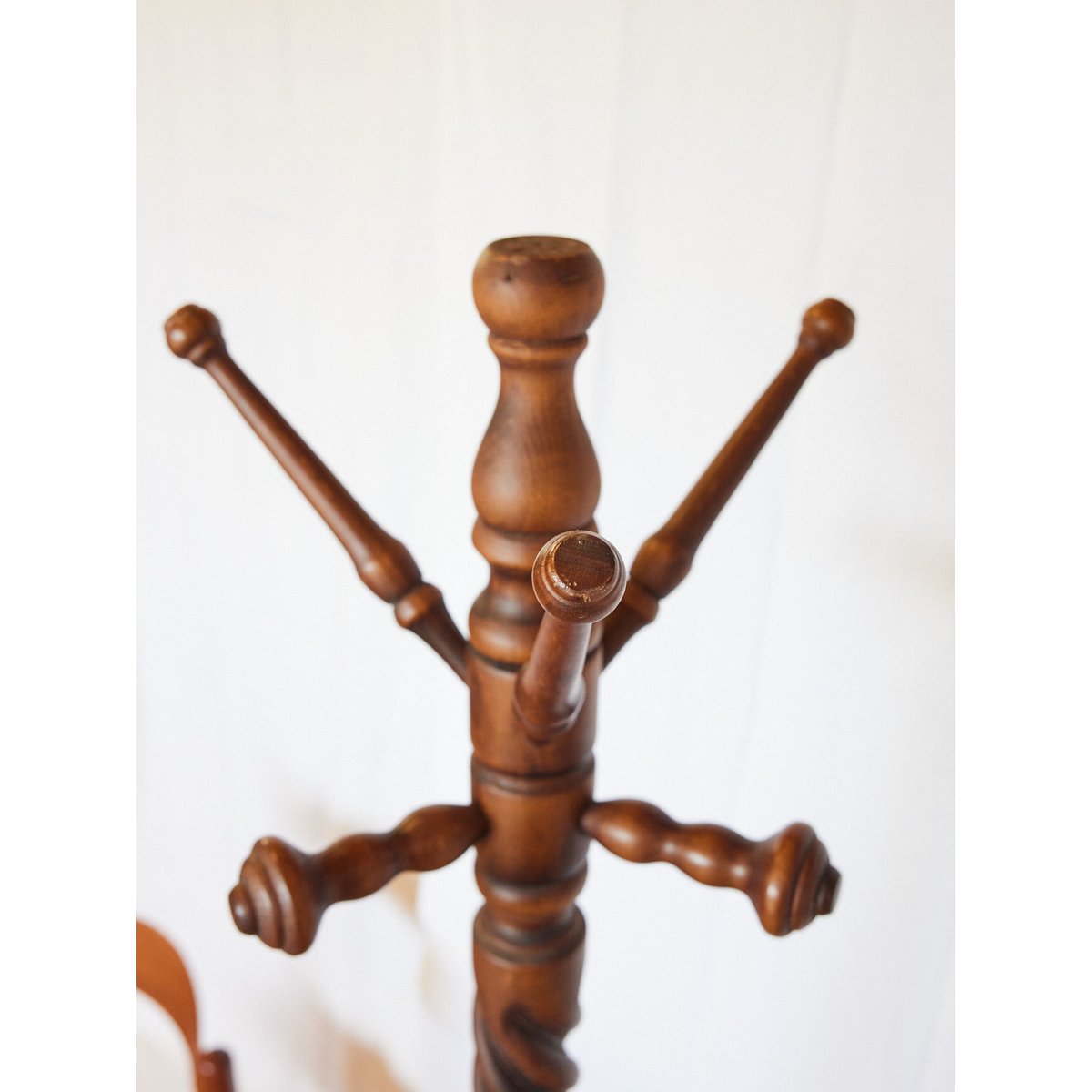 Porte-manteau en bois tourné Max N°403 - Bon état bois clair, DEBONGOUT