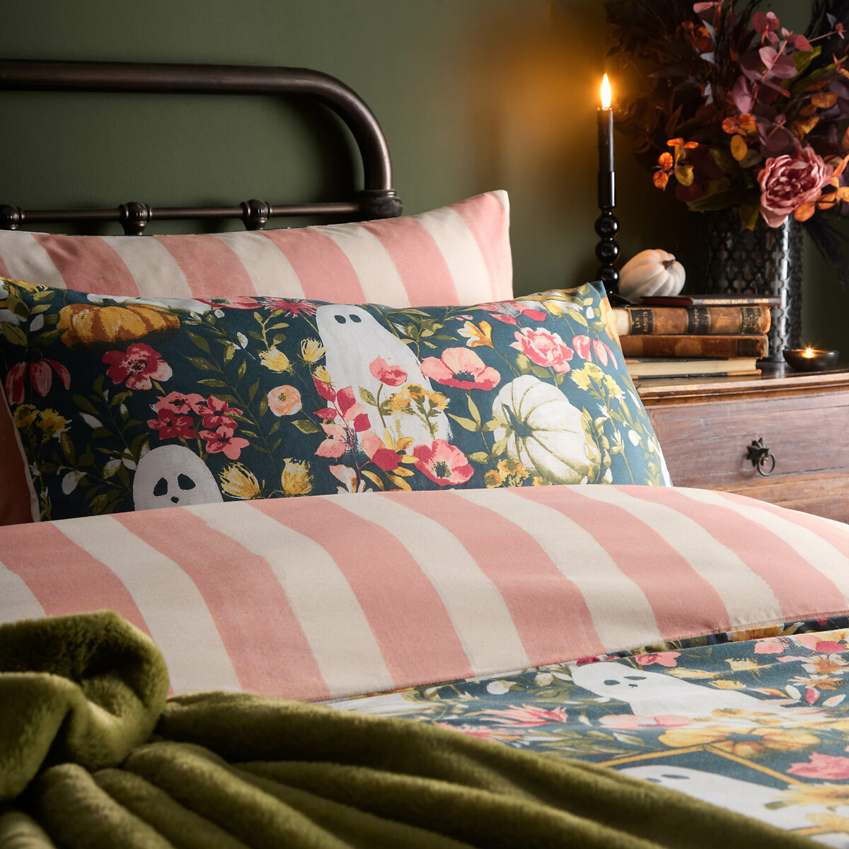 Bootanical Printed Reversible Duvet Cover and Pillowcase Set multi-coloured, FURN.
